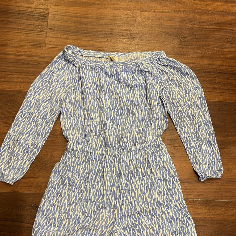 MICHAEL Michael Kors in EUC Off/on Shoulder Romper with long sleeves. - Picture 4 of 6